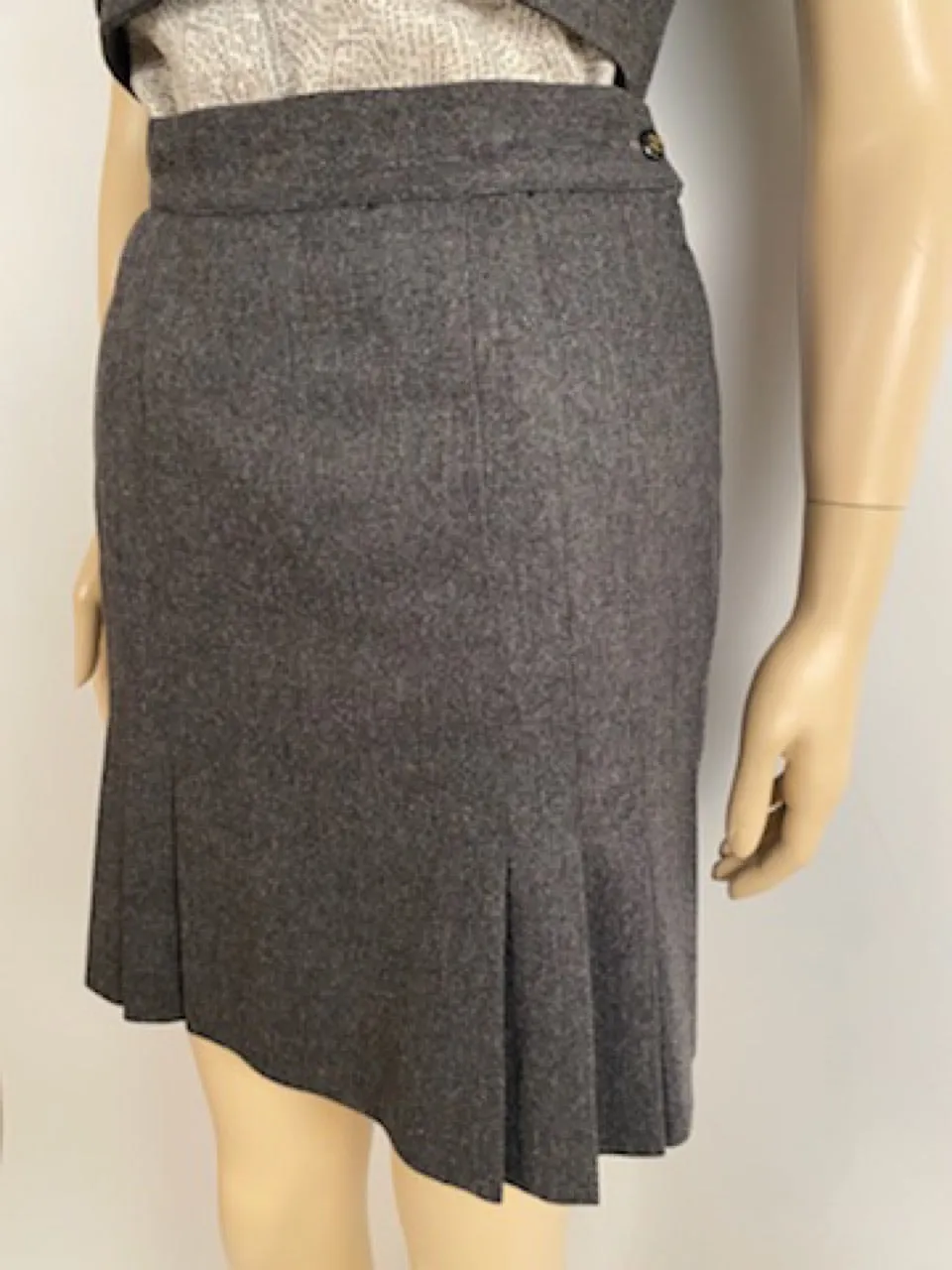 1990’s Chanel Vintage 2 piece outfit Gray short pleated skirt with matching vest sz 4